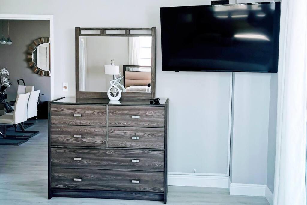 Luxury Stylish Oceanfront 2 Bedroom 2 Bathroom In Hollywood Fl ภายนอก รูปภาพ