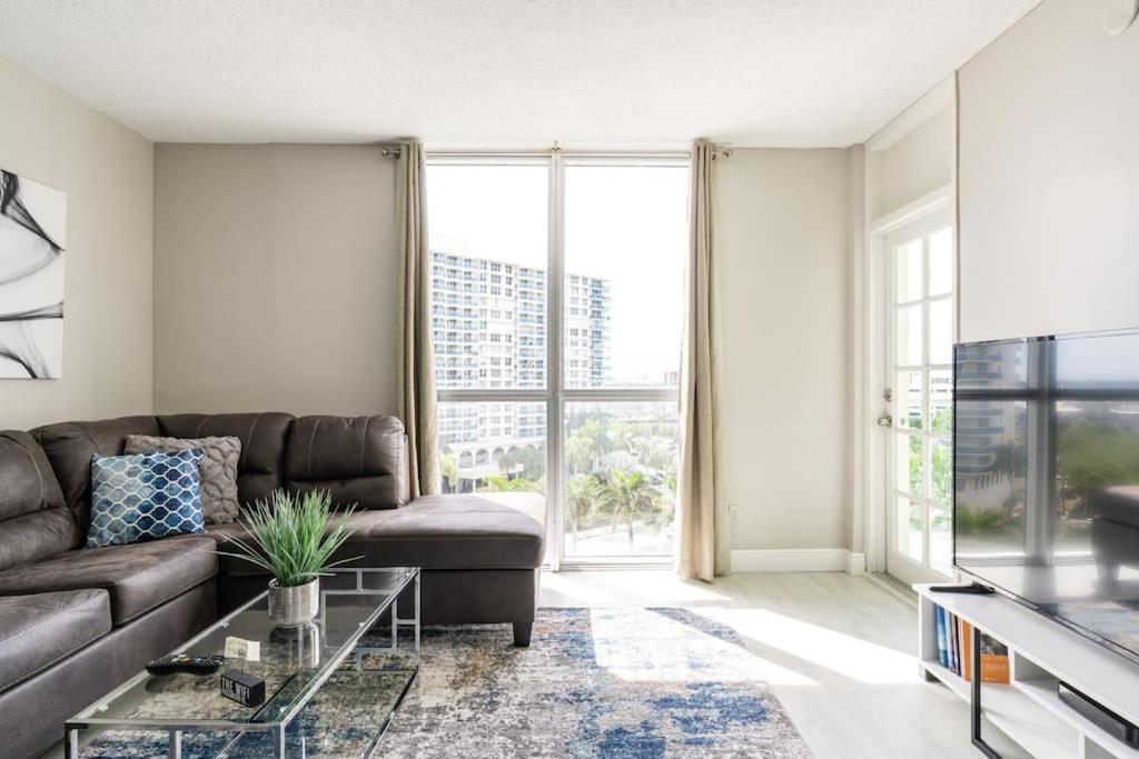 Luxury Stylish Oceanfront 2 Bedroom 2 Bathroom In Hollywood Fl ภายนอก รูปภาพ