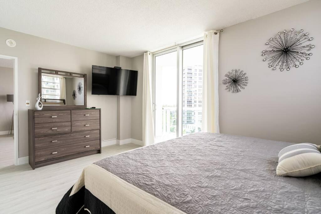Luxury Stylish Oceanfront 2 Bedroom 2 Bathroom In Hollywood Fl ภายนอก รูปภาพ