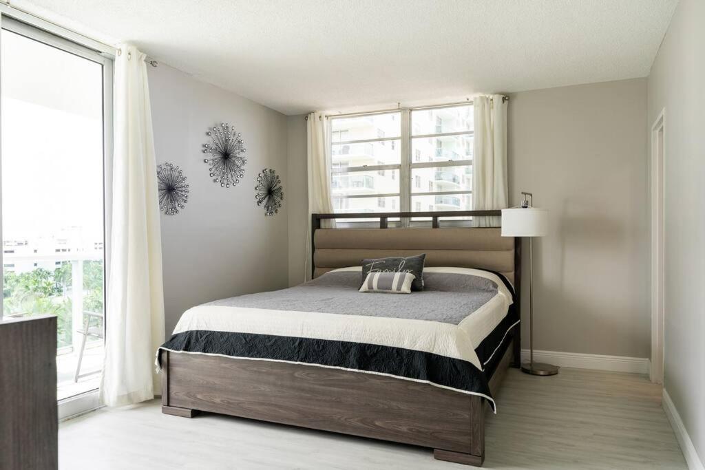 Luxury Stylish Oceanfront 2 Bedroom 2 Bathroom In Hollywood Fl ภายนอก รูปภาพ